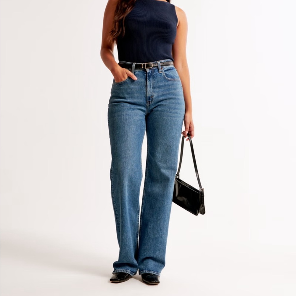 Abercrombie Curve Love High Rise 90s Relaxed Jean, Dark w Blk Distressed Hem NWT